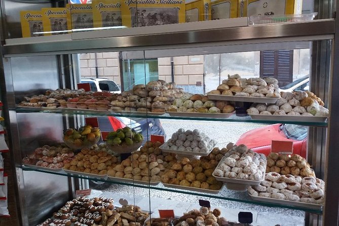ARAB PALERMO TOUR a Dip in the Historical Markets and Street Food - Discovering Architectural Marvels