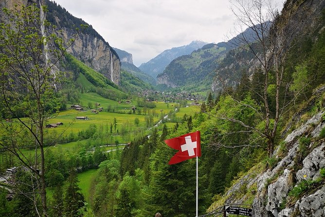 Best of Bernese Oberland Tour From Interlaken - Local Guide Chris