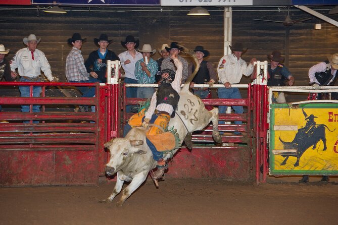 Billy Bobs Texas Honky Tonk Dinner and Photo Package - Line Dance Lessons Schedule