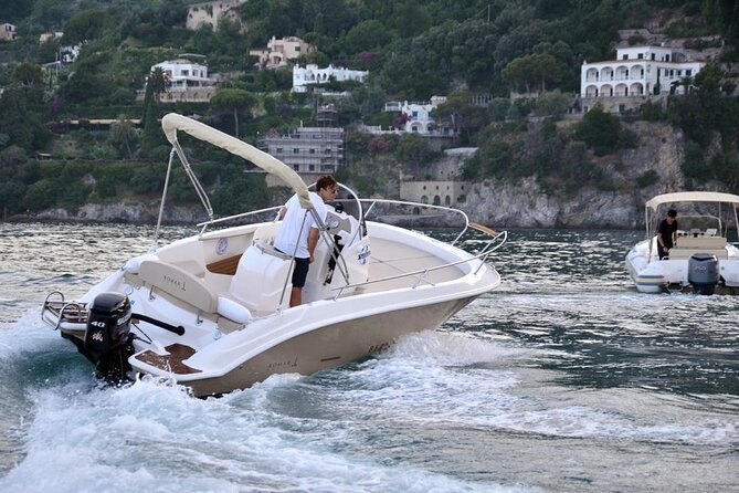 Boat Rental in Salerno - Rental Options and Opening Hours