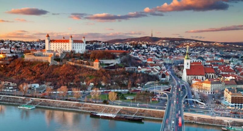 Budapest: Private Guided Tour to Bratislava - Exploring Bratislava