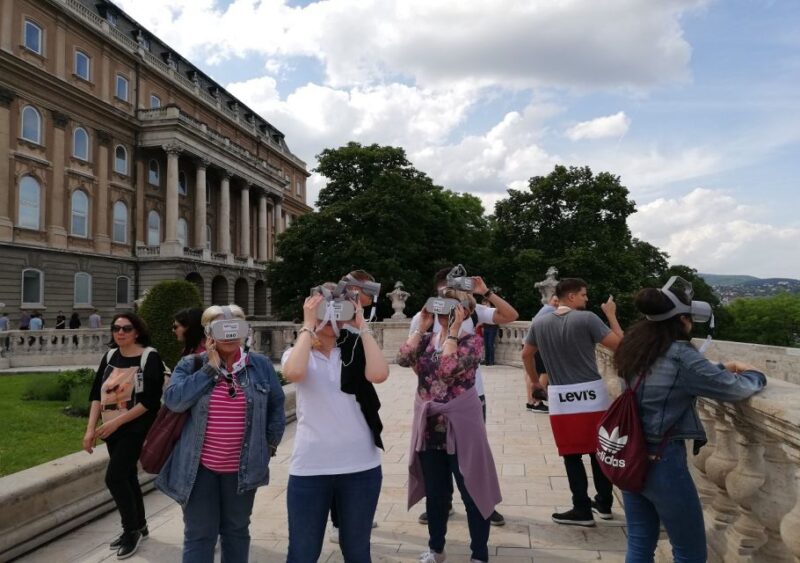 Budapest: Virtual Reality Tour in 8 Languages - Included Features