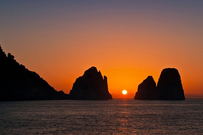 Capri Sunset Boat Tour Experience - Exploring Capri Island