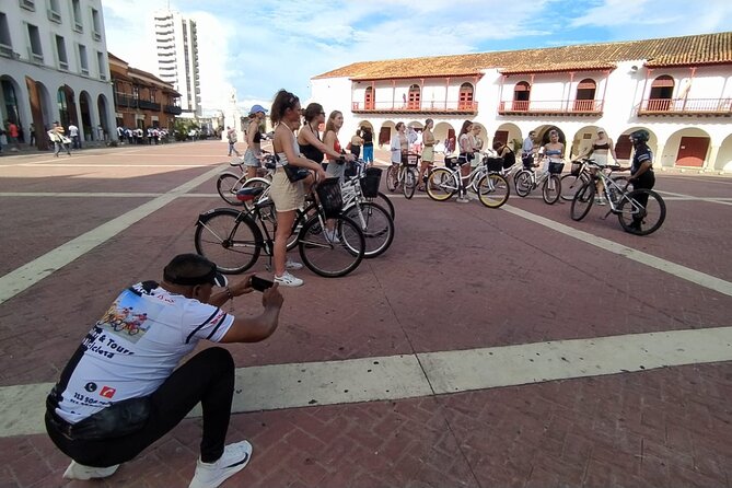Cartagena: Historical, Cultural and Graffiti Bike Tour - Discovering Hidden Treasures