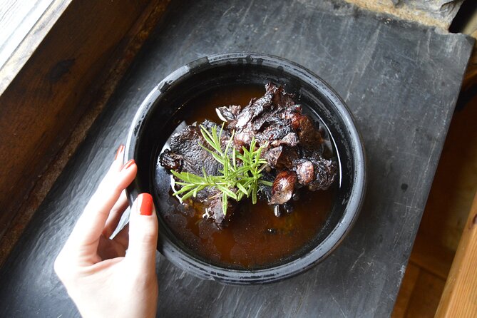 Chanfana: Cooking Traditional Portuguese Cuisine Experience - Immersive Cultural Atmosphere