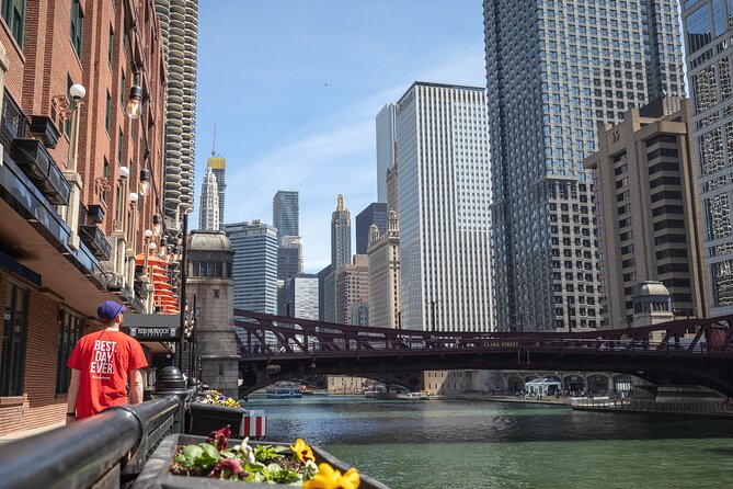 Chicago River Architecture and History-Private Boat Tour - Meeting Point and Logistics