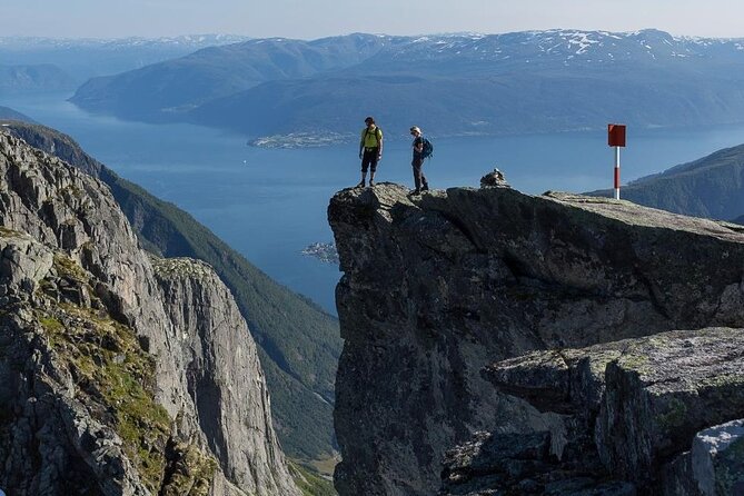 Cidery Day Tour With a Fjord Cruise From Vossevangen - Lunch and Beverages: Indulging in Local Flavors