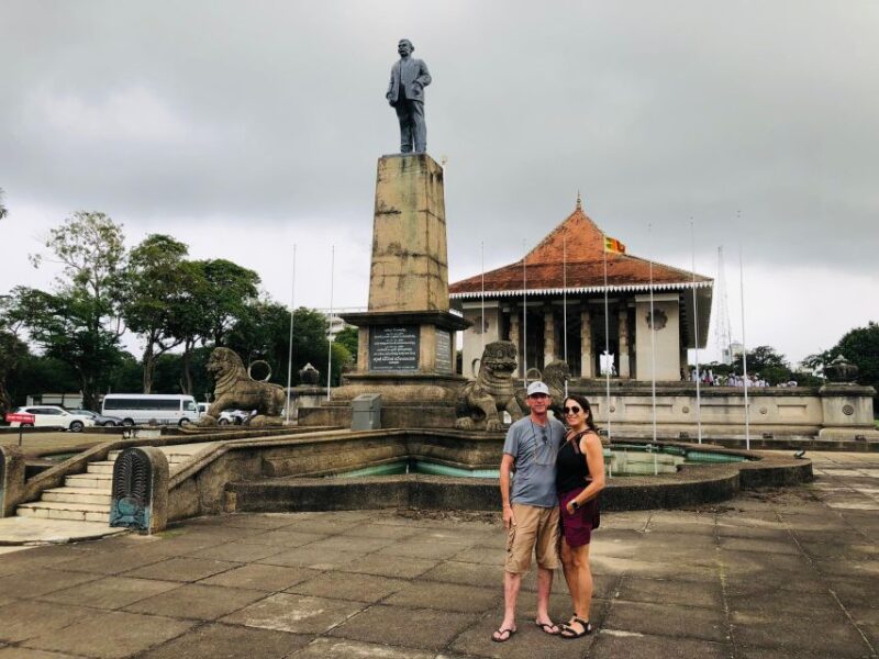 Colombo Privet Day Tour and Shopping - Gangaramaya Temple