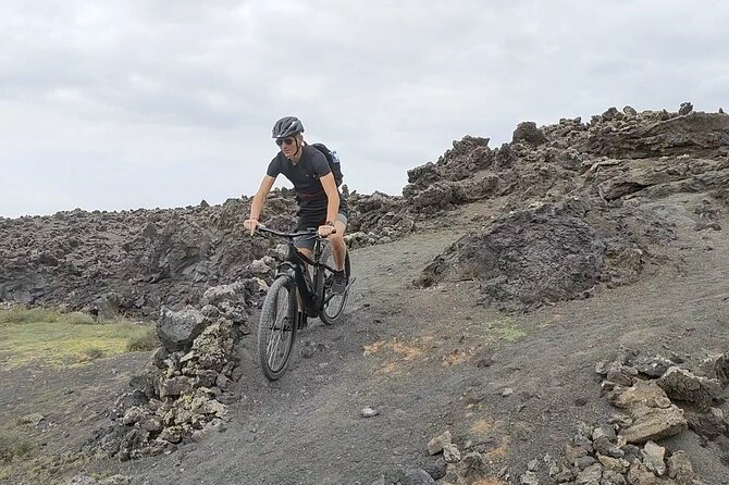 Cycle Among Volcanoes: Discover the Essence of Lanzarote - Booking and Reviews