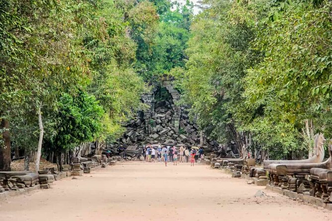 Day Trip to Beng Mealea Temple and Kampong Khleang From Siem Reap - Accessibility Information