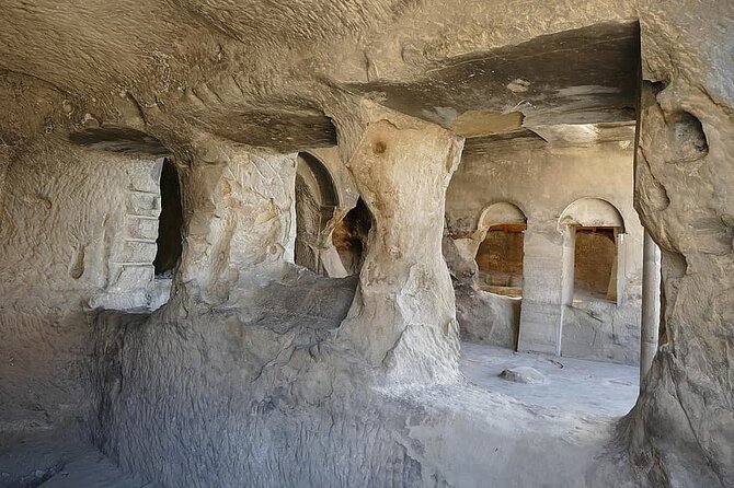 Day Trip to Mtskheta - Jvari Gori - Uplistsikhe Cave Town - Exploring Uplistsikhe Cave Town