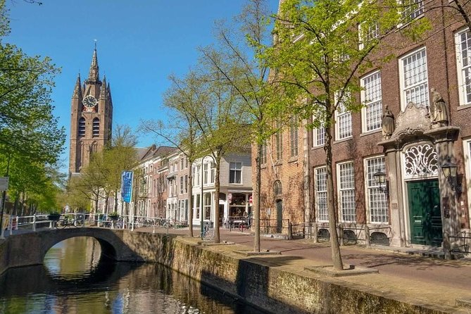 Delft Small-Group Photography Walking Tour of Old Town  - The Hague - Exploring Delfts Historical Landmarks