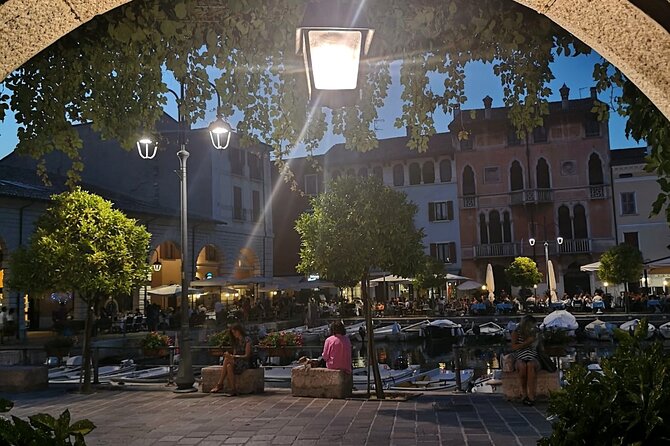 Desenzano Sunset Walking and Boat Tour With a Drink on Board - Meeting and End Points