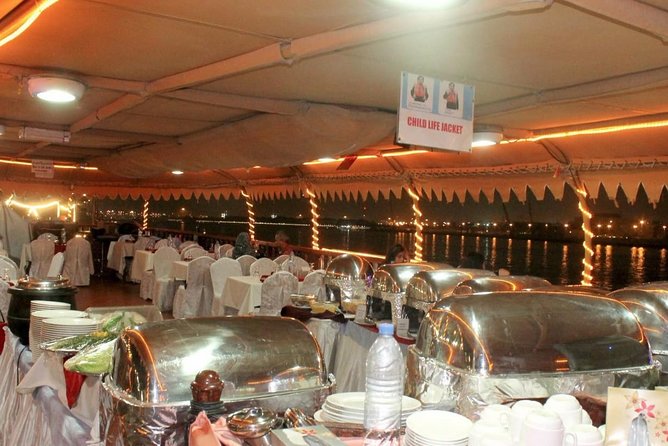 Dhow Cruise Dinner With Entertainment - Accessibility and Dress Code