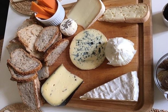 Dine With a Bordeaux Local in a Chartrons / Jardin Public Home - Pairing Classic Aperitifs