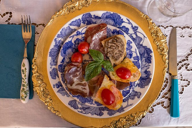 Dining Experience at a Locals Home in Arezzo With Show Cooking - Meeting Point and Accessibility