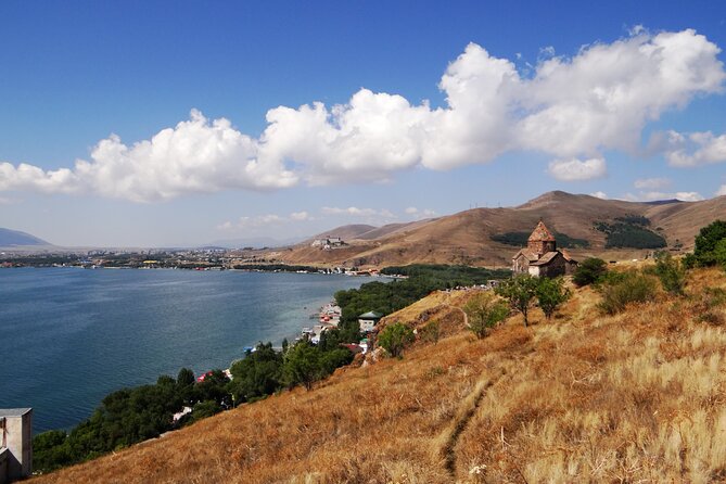 Discover Armenia in 7 Days - Hiking in the Caucasus Mountains
