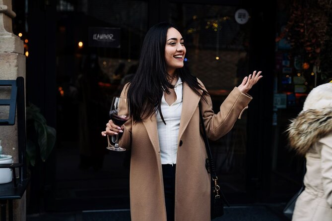 Drunken Guided Tipsy Tour in London - Intimate Group Setting and Mingling