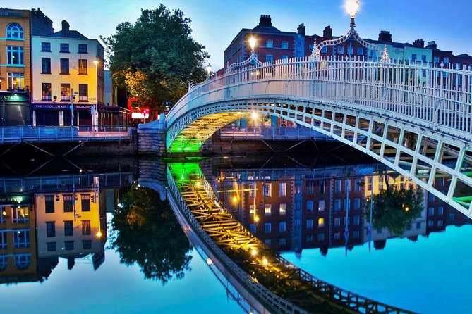 Dublin – Top 10 City Highlights Walking Tour - Visiting Molly Malone Statue