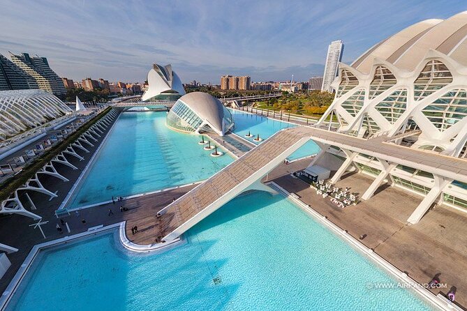 E-Scavenger Hunt Valencia: Explore the City at Your Own Pace - Flexible and Self-Paced Gameplay