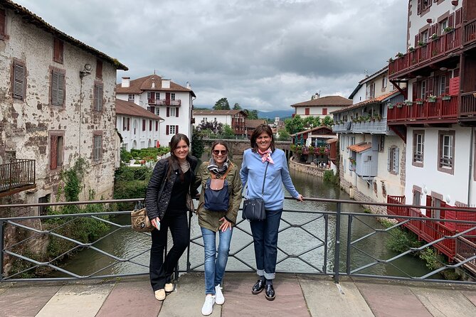 El Camino and the Pyrenees Private Day Tour From St-Jean-Pied-De-Port to Roncesvalles - Small-Group Format and Guide Access