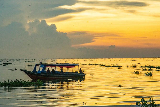 Explore The Kampong Pluk Floating Village - What to Expect on Tour