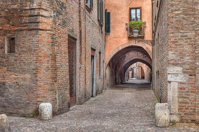 Ferrara Private Walking Tour - Ferraras Bustling Piazzas and Canals
