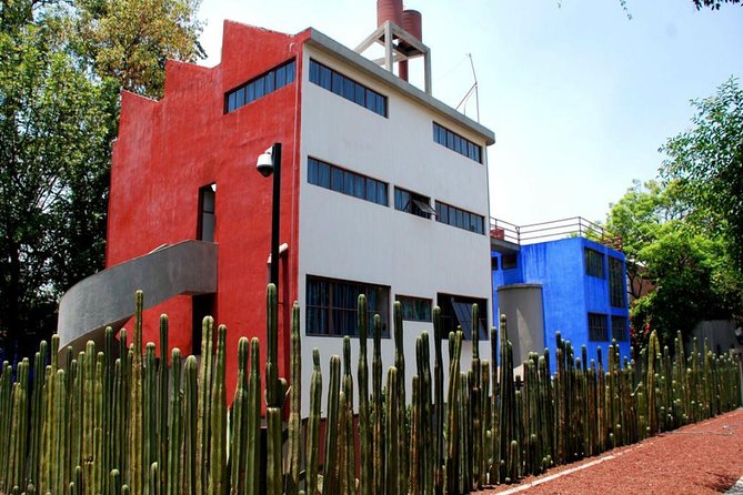 Frida Kahlo Museum and Diego Rivera Studio Tour With Admission Tickets - Knowledgeable Guides
