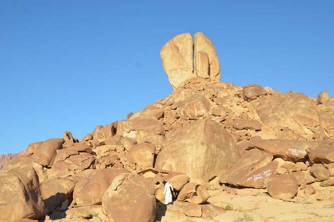Full-Day Exploring The Land Of Midian & The Split Rock Of Moses - Nefud Desert Excursion