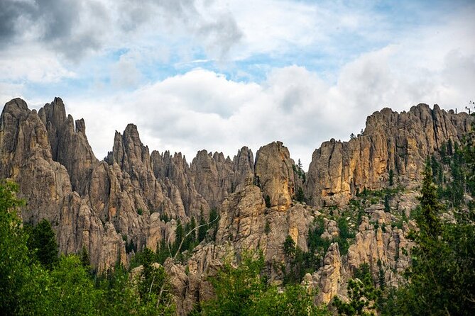 Full-Day Private Sightseeing Tour in South Dakota - Tour Accessibility