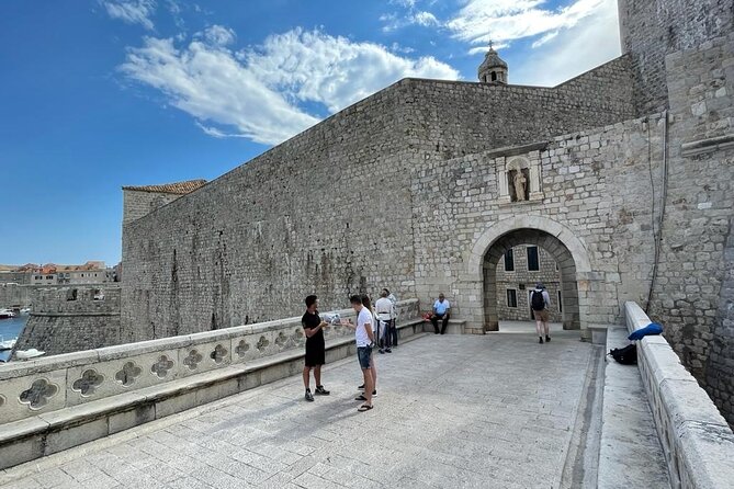 Game of Thrones Walking Tour With Local Guide - What to Expect