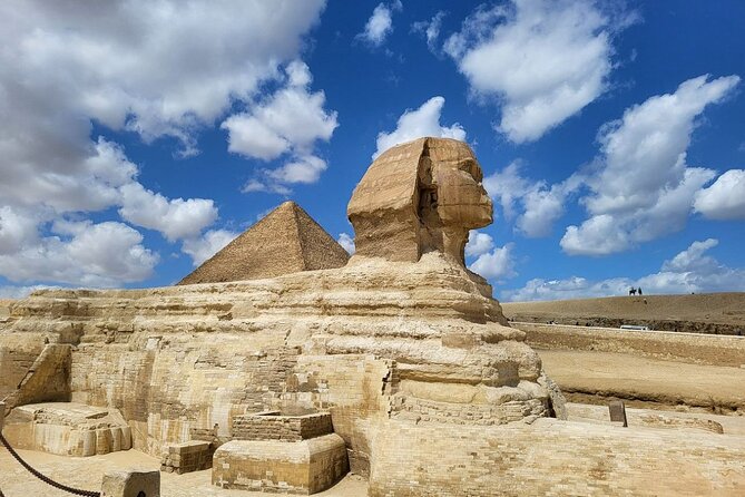 Giza Half-Day Private Tour: Pyramids, Camel Ride and Great Sphinx - Encountering the Great Sphinx