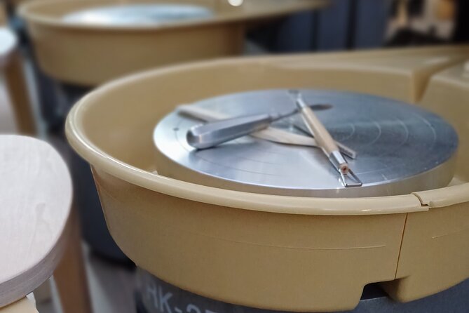 Guided Pottery Workshop on a Turntable in Choorstraat - The Sum Up