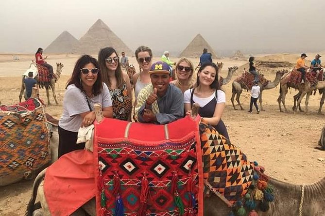 Half-Day Tour of the Giza Pyramids and Solar Boat Museum With Lunch and Camel Ride - Savoring the Egyptian Lunch
