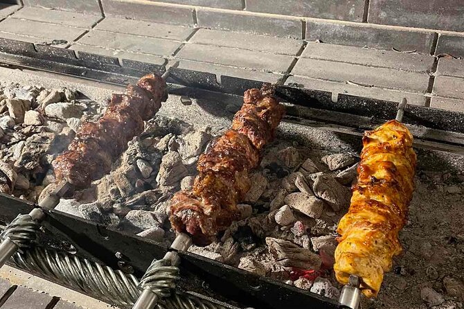 Half-Day Traditional Micro Restaurant in Santorini - Cancellation Policy and Accessibility