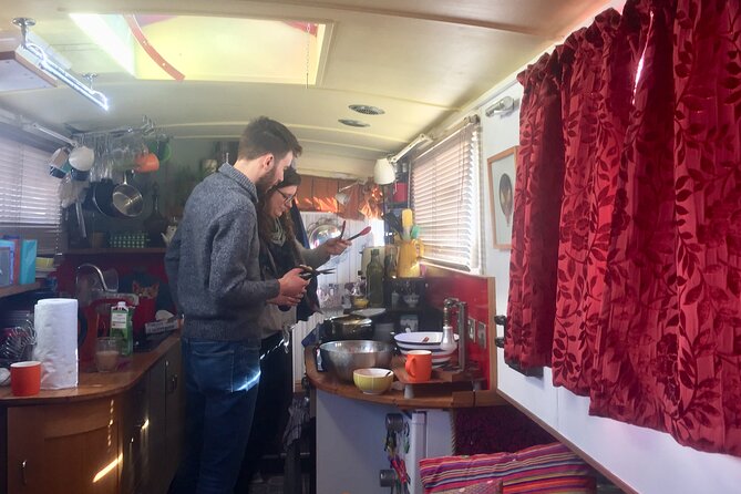 Hands-On Churros & Chocolate Class on a London Houseboat - Accessibility and Requirements