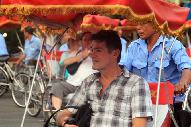 Hanoi Private Trip: Explore Local Culture, Monument, Cooking Class & Puppet Show - Meeting and Pickup Details