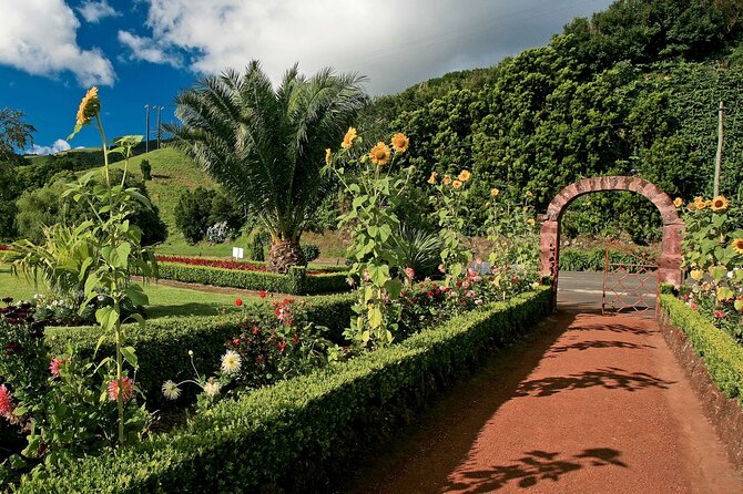 Hiking Faial Da Terra + Van Tour Nordeste - Meeting and Pickup Details