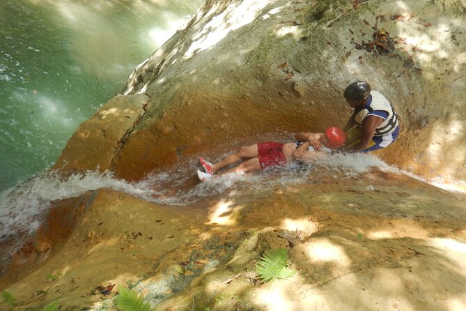 Hiking the 27 Waterfalls of Damajagua Tour From Santo Domingo - Navigating the Language Barrier