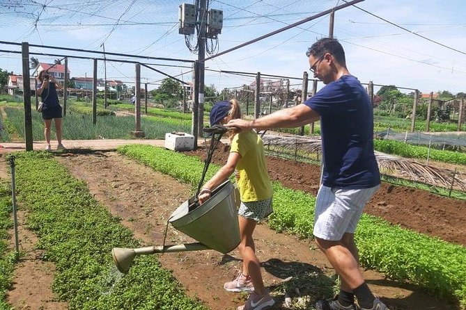 Hoi An Tra Que Vegetable Village & Cooking Class - Vegetable Village Exploration