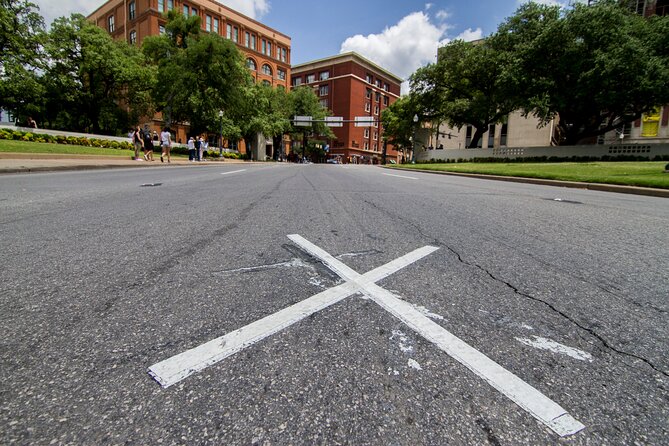 JFK Assassination Walking Tour Review - Tour Logistics