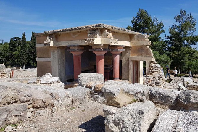Knossos Palace and Old Pottery Village in the Mountains (Luxury Adventure) - Traditional Taverna Lunch