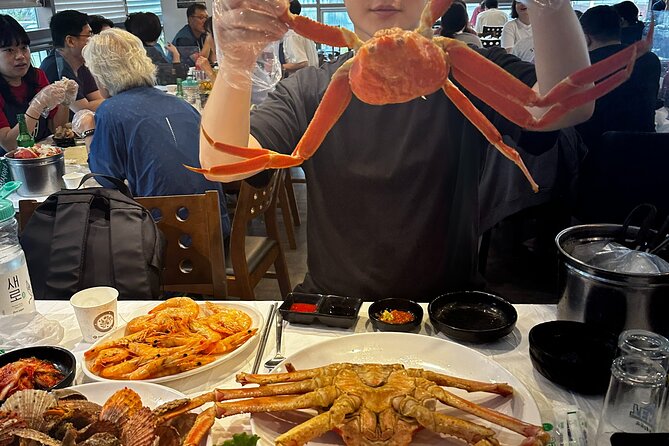Korean Market Adventure With Chef Yie - Noryangjin Fish Market - Dining Options Available