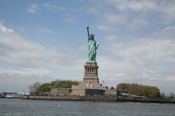Lobster and Beer Sail in New York City - Accessibility and Accommodations
