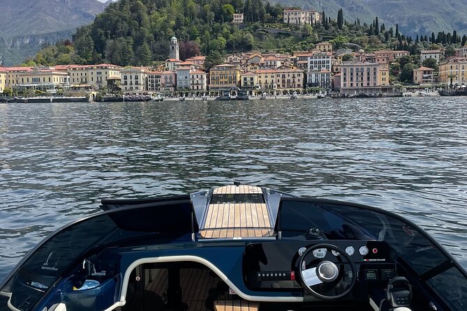 Luxury Boat Tour on Lake Como - Complimentary Amenities and Inclusions