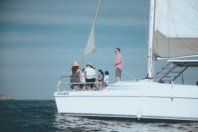Luxury Sailing Whale Watch and The Arch (Dec 15 - Apr 15) - Tour Details
