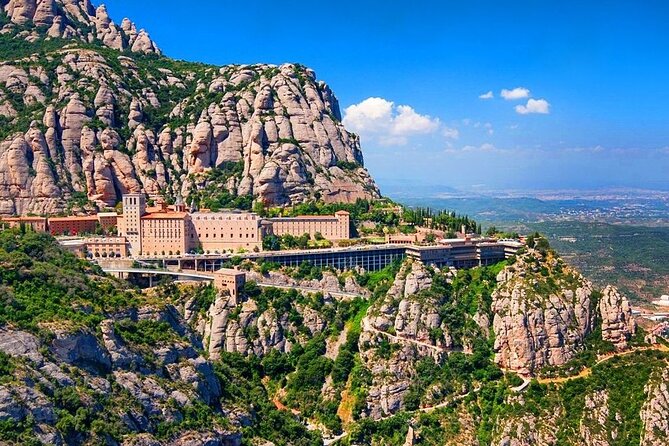 Montserrat & Hot-Air Balloon Ride With Monastery Visit With Hotel Pick-Up - Meeting and Pickup Logistics