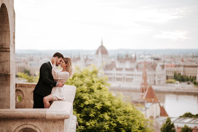 Morning Photoshoot in Beautiful Budapest - Accessibility and Group Size Considerations