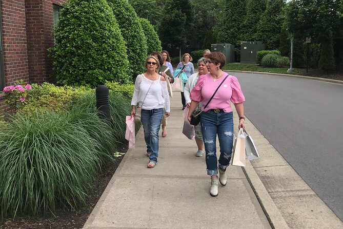 Nashville Sip & Shop Walking Tour With Cocktail, Wine, and Fries - Target Audience and Expectations