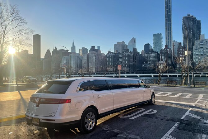 New York City Airport Arrival Transfer by Limo LGA JFK EWR - Operator and Support